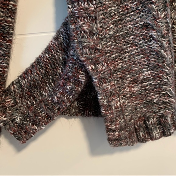 Wind River | Knit Sweater - Picture 5 of 11